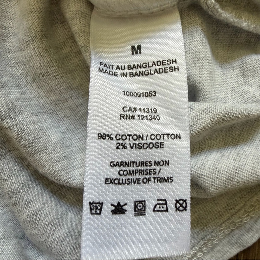 Garage Women's Off-Shoulder Sleeveless Gray Top T- Shirt Manhattan Front Logo M - Picture 8 of 10